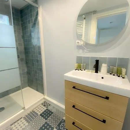 Renove Et Moderne L'eustache Appartement